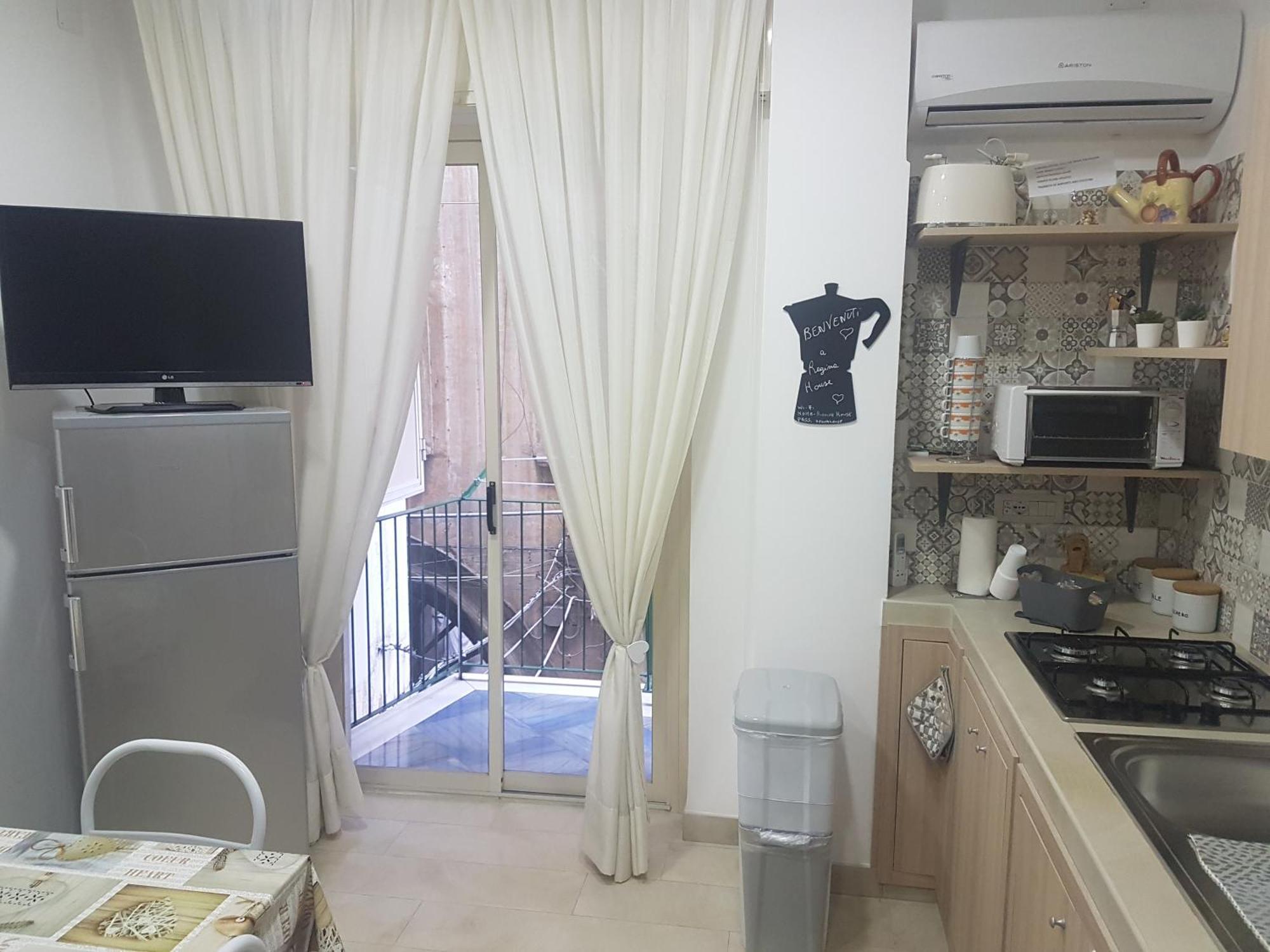 Reginahouse Apartment Naples Exterior photo
